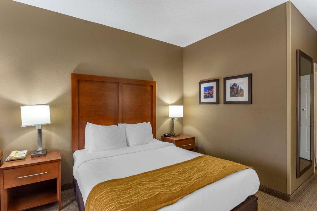 Comfort Inn Gurnee near Six Flags - image 7