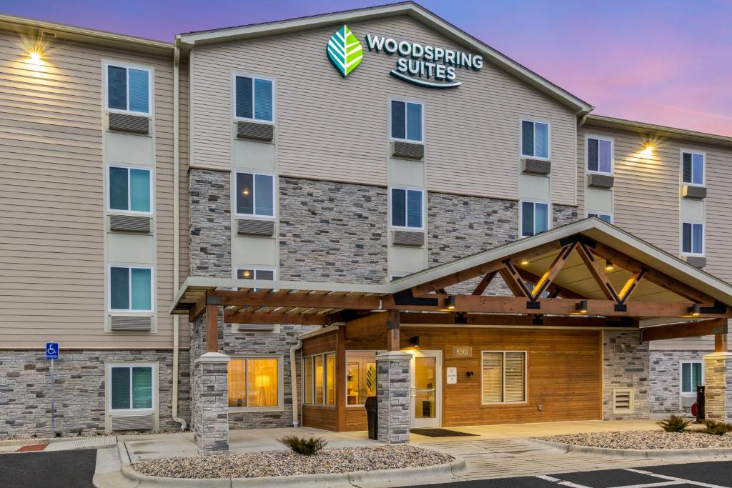 WoodSpring Suites Gurnee-North Chicago - image 7