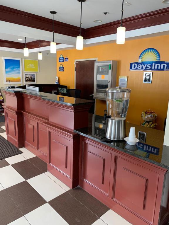 Days Inn by Wyndham Budd Lake - image 4