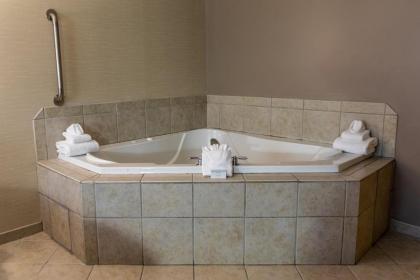 Hampton Inn Hadley-Amherst Area - image 6