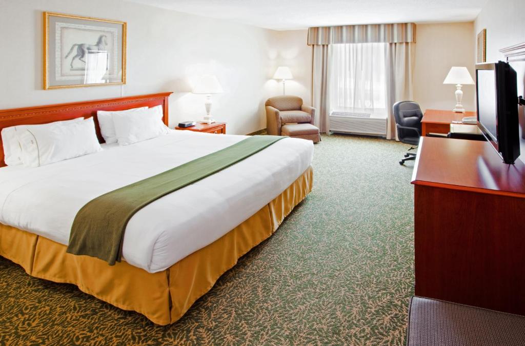 Holiday Inn Express Hotel & Suites Hagerstown an IHG Hotel - image 3