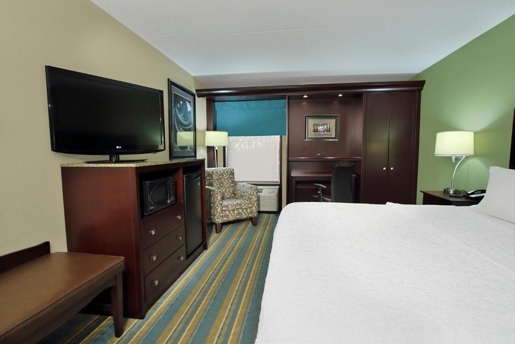 Hampton Inn Hagerstown - image 2