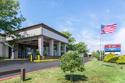 Plaza Inn  Suites Hagerstown