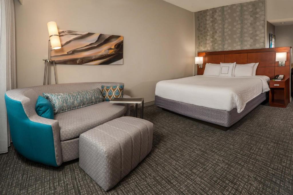 Courtyard by Marriott Hagerstown - image 3