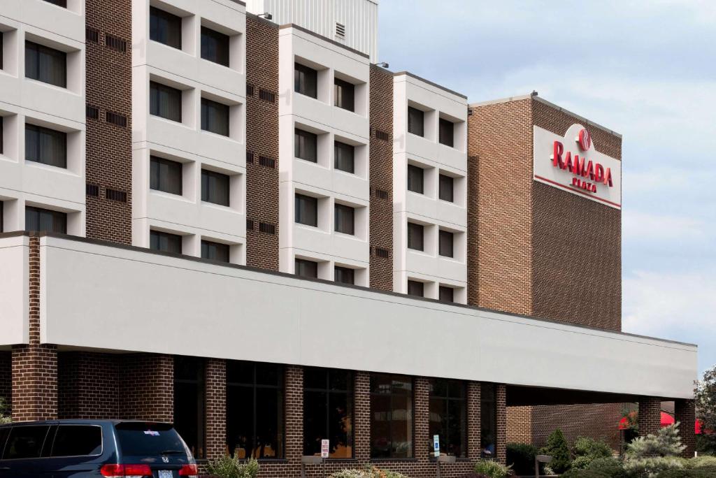 Ramada Plaza by Wyndham Hagerstown - main image