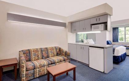 Microtel Inn and Suites Hagerstown - image 15