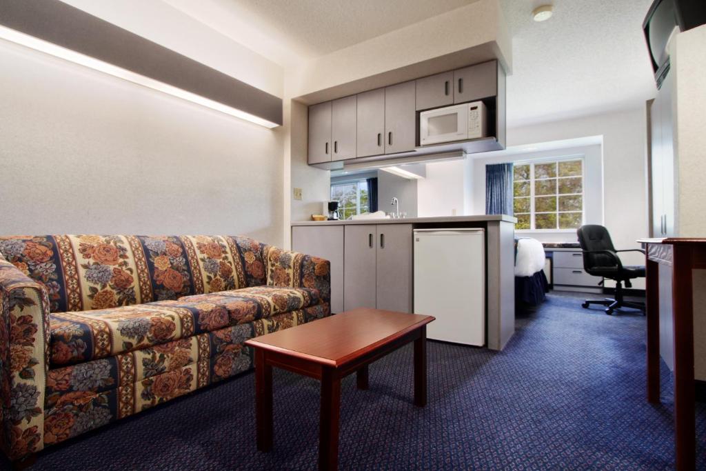 Microtel Inn and Suites Hagerstown - image 5