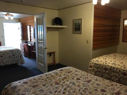 Captain's Choice Motel - image 15