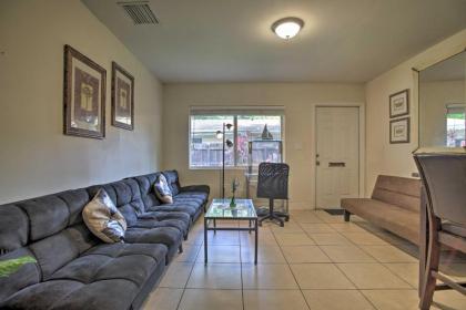 Artsy Apt with Yard Less Than 3 Mi to Hallandale Beach! - image 2