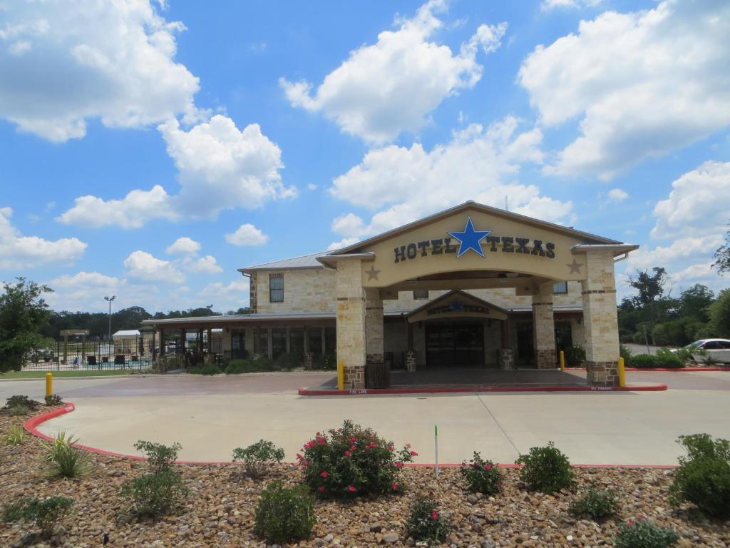 Hotel Texas Hallettsville - image 5