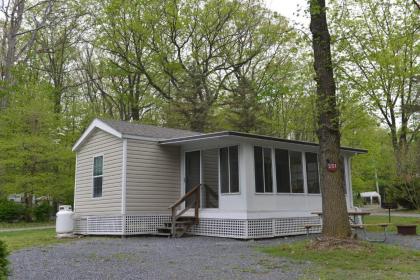 Appalachian Camping Resort Park Model 2 - image 14