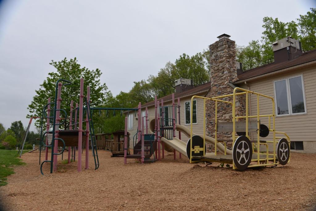 Appalachian Camping Resort Park Model 2 - image 3