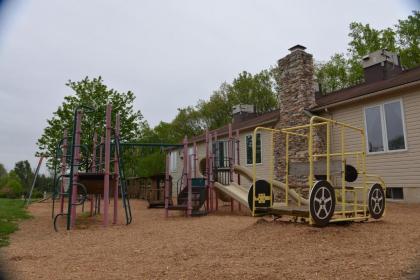 Appalachian Camping Resort Log Home 6 - image 9