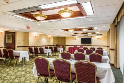 Clarion Hotel & Suites Hamden - New Haven - image 15