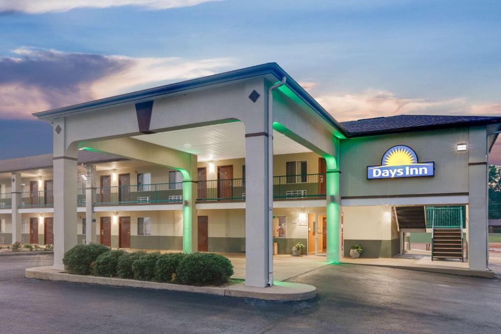 Days Inn by Wyndham Hamilton - main image