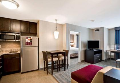 Residence Inn by Marriott Hamilton - image 11