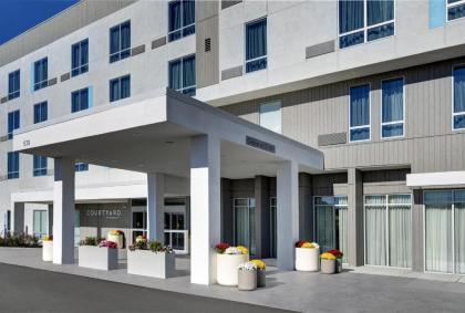 Courtyard by Marriott Hamilton - image 10