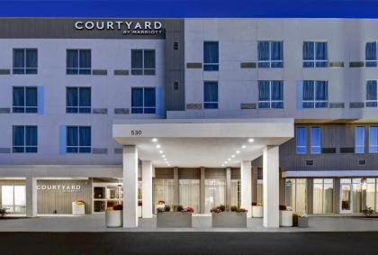 Courtyard by Marriott Hamilton - image 8