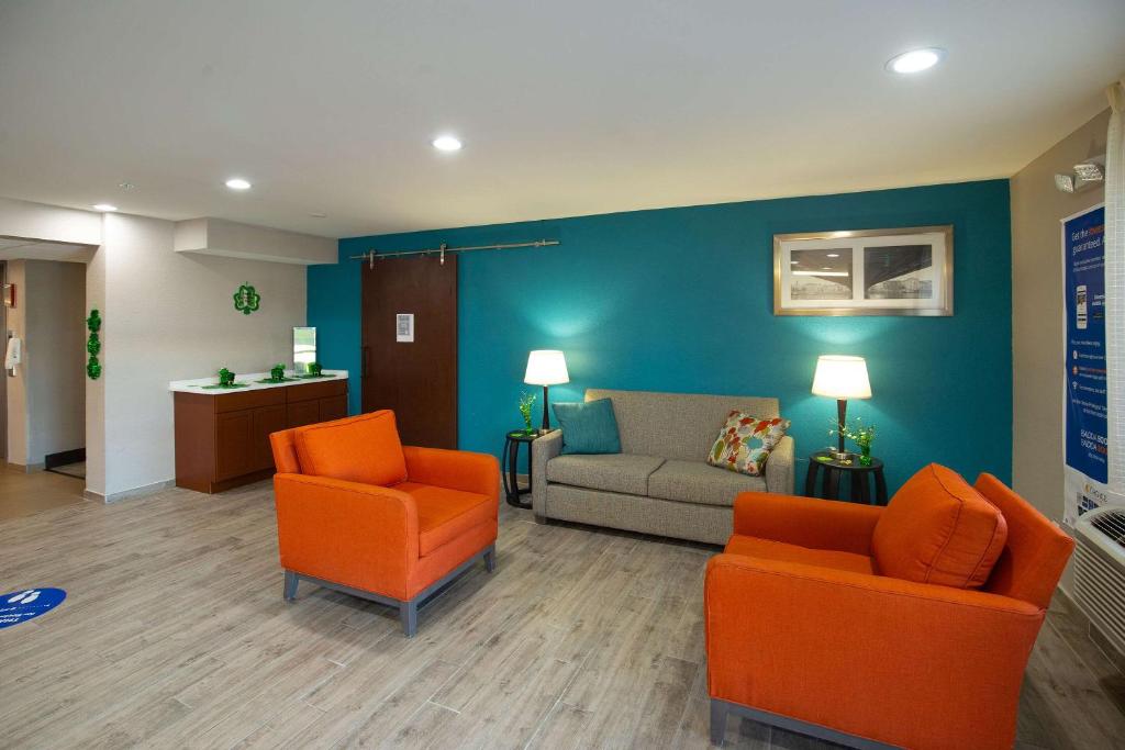 Quality Inn & Suites - image 2