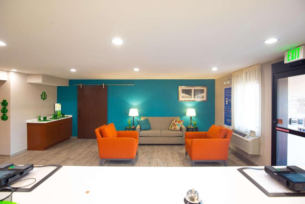 Quality Inn & Suites - image 3