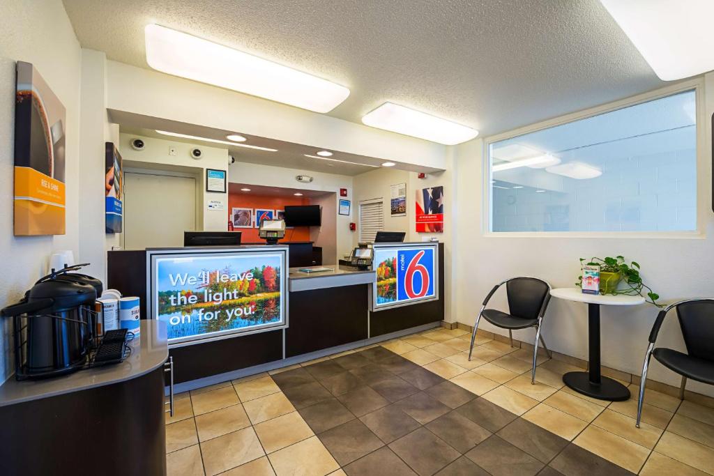 Motel 6-Hammond IN - Chicago Area - image 6