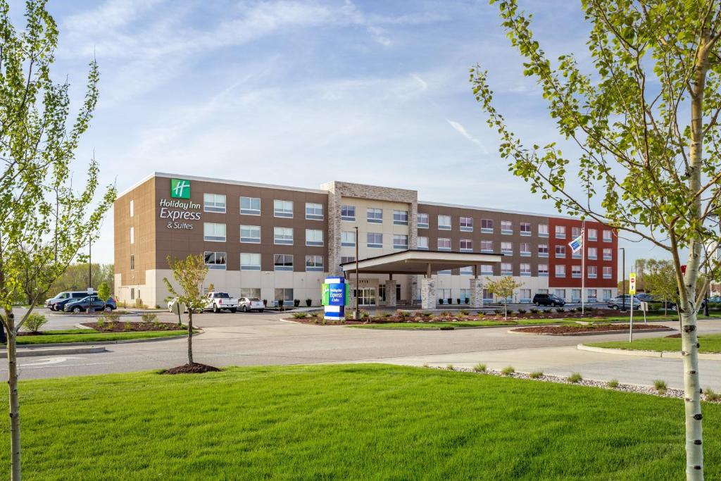 Holiday Inn Express & Suites Hammond an IHG Hotel - main image