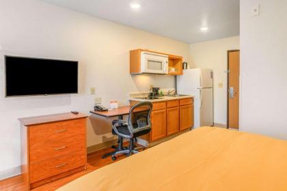 Suburban Extended Stay Hotel - image 10