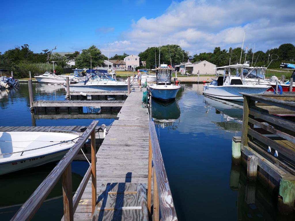 Bay Watch Hotel and Marina - image 4