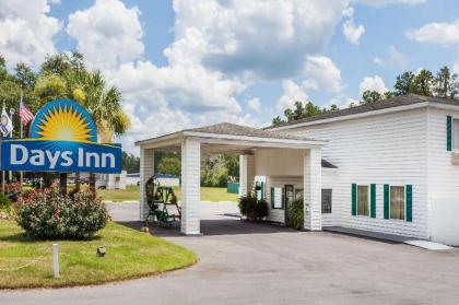 Days Inn by Wyndham Hampton - image 1