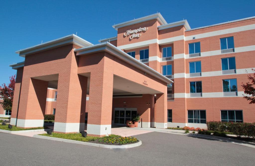 Hampton Inn Hampton-Newport News - main image