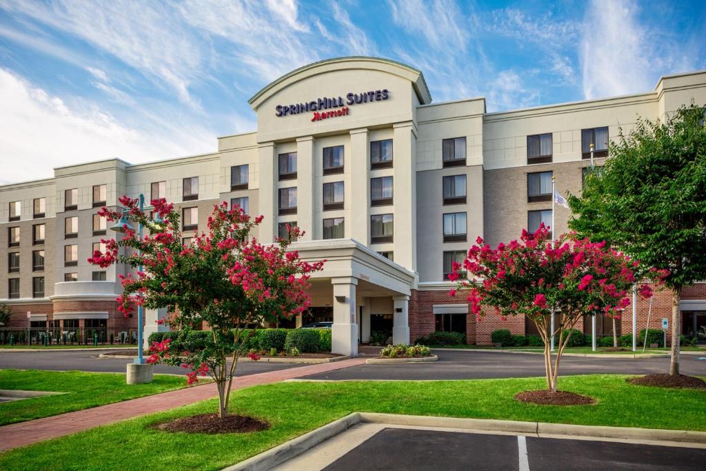 SpringHill Suites Hampton - main image