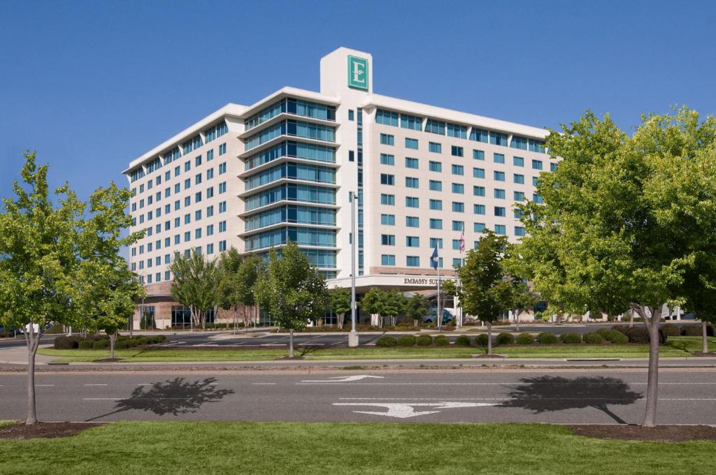 Embassy Suites by Hilton Hampton Convention Center - main image