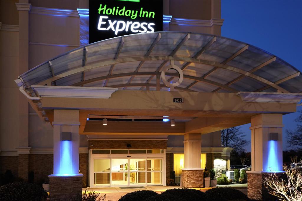 Holiday Inn Express Hotels- Hampton an IHG Hotel - image 5