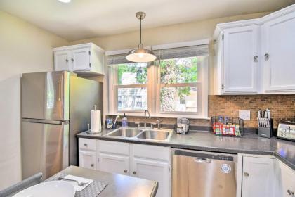 Charming Hampton Home with Yard 2 Mi to Beach! - image 10