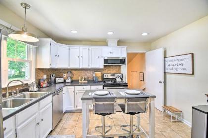 Charming Hampton Home with Yard 2 Mi to Beach! - image 8