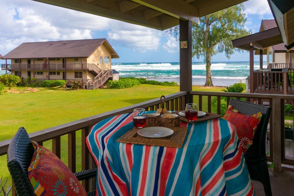 Hanalei Colony Resort E3 -on the beach gorgeous inside beautiful ocean view - main image