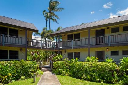 Secluded beachfront resort most romantic spot on Kauai totally updated inside - image 4