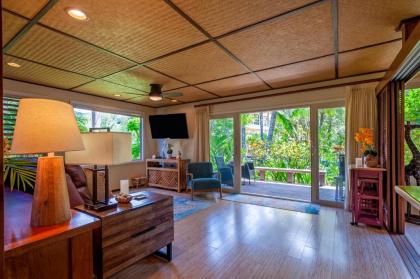 Secluded beachfront resort most romantic spot on Kauai totally updated inside - image 8