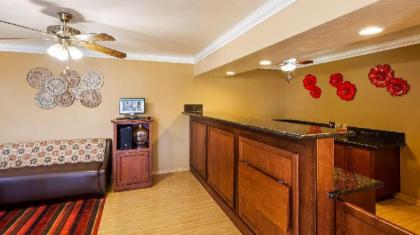 Best Western Hanford Inn - image 12