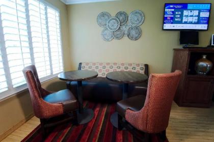 Best Western Hanford Inn - image 3