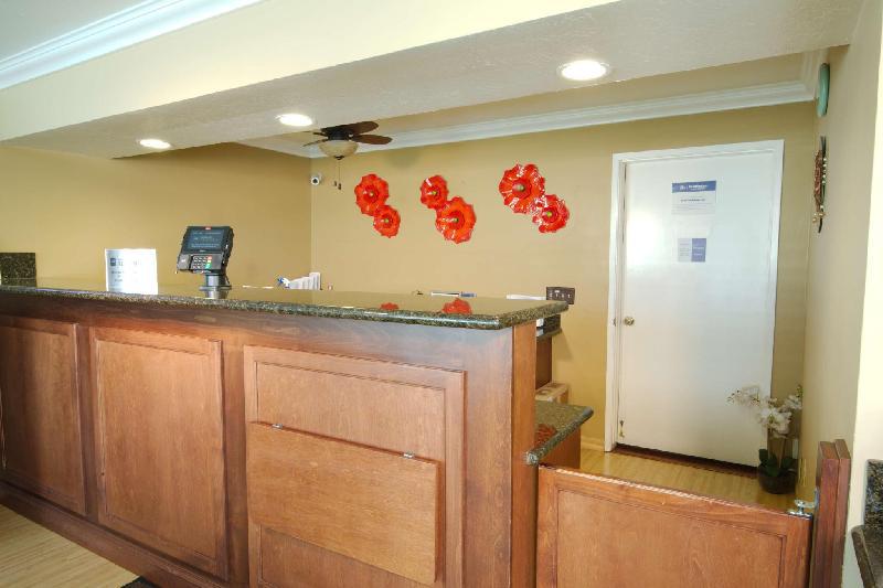 Best Western Hanford Inn - image 4