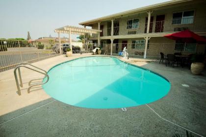 Best Western Hanford Inn - image 7