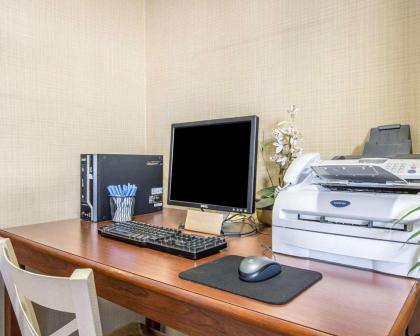 Comfort Inn Hanford Lemoore - image 9