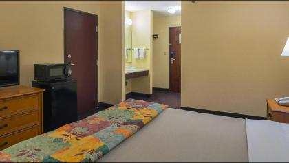 Motel 6-Hannibal MO - image 9