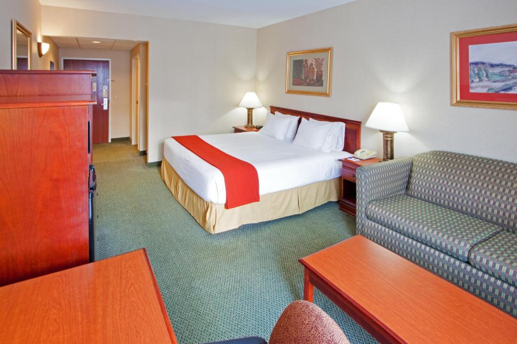 Holiday Inn Express Hanover an IHG Hotel - image 4