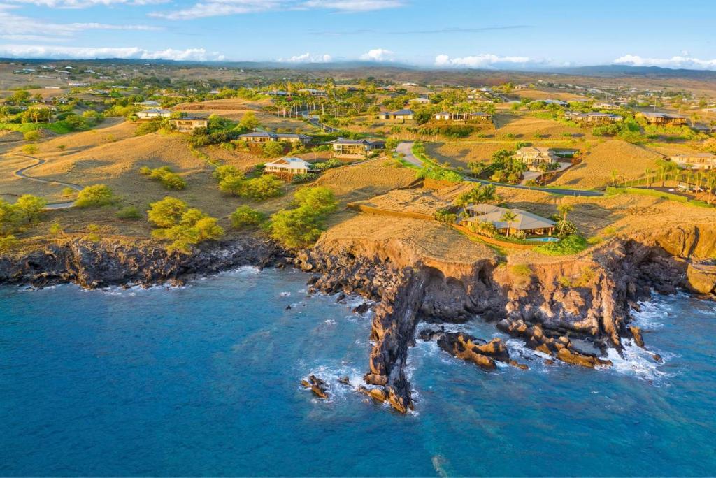 Sunsets and Whales at Kohala Waterfront - image 7