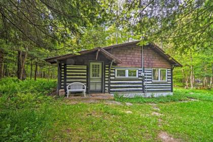 Secluded Family Cabin Less Than 1Mi to Lake Michigan!