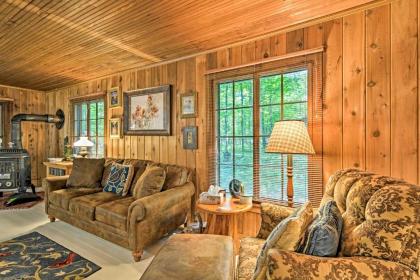 Pet-Friendly One Crow Cottage in Harbor Springs! - image 13