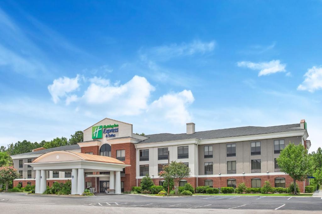 Holiday Inn Express & Suites - Hardeeville-Hilton Head an IHG Hotel - main image