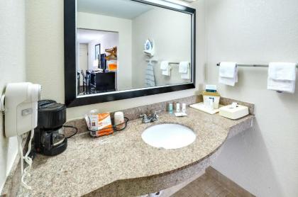 Quality Inn & Suites Hardeeville - Savannah North - Renovated with Hot Breakfast Included - image 4